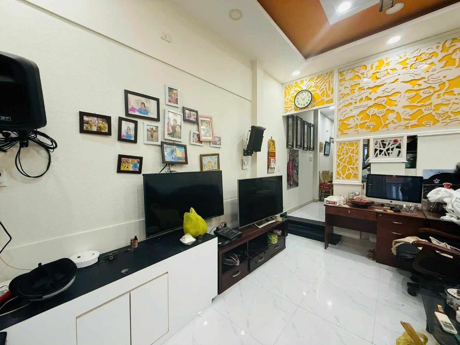 CHO THUÊ NHÀ QL13 – LIỀN KỀ VẠN PHÚC CITY, 3TANG 3PN, GIÁ 13TR 2