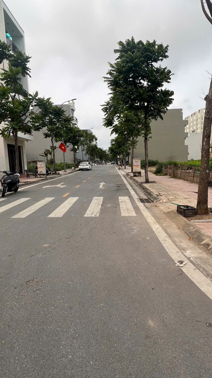 hàng hiếm bán đất lô góc đẹp rộng gần 130m2 ngay khu C - kdt Vũ Phúc sầm uất 3