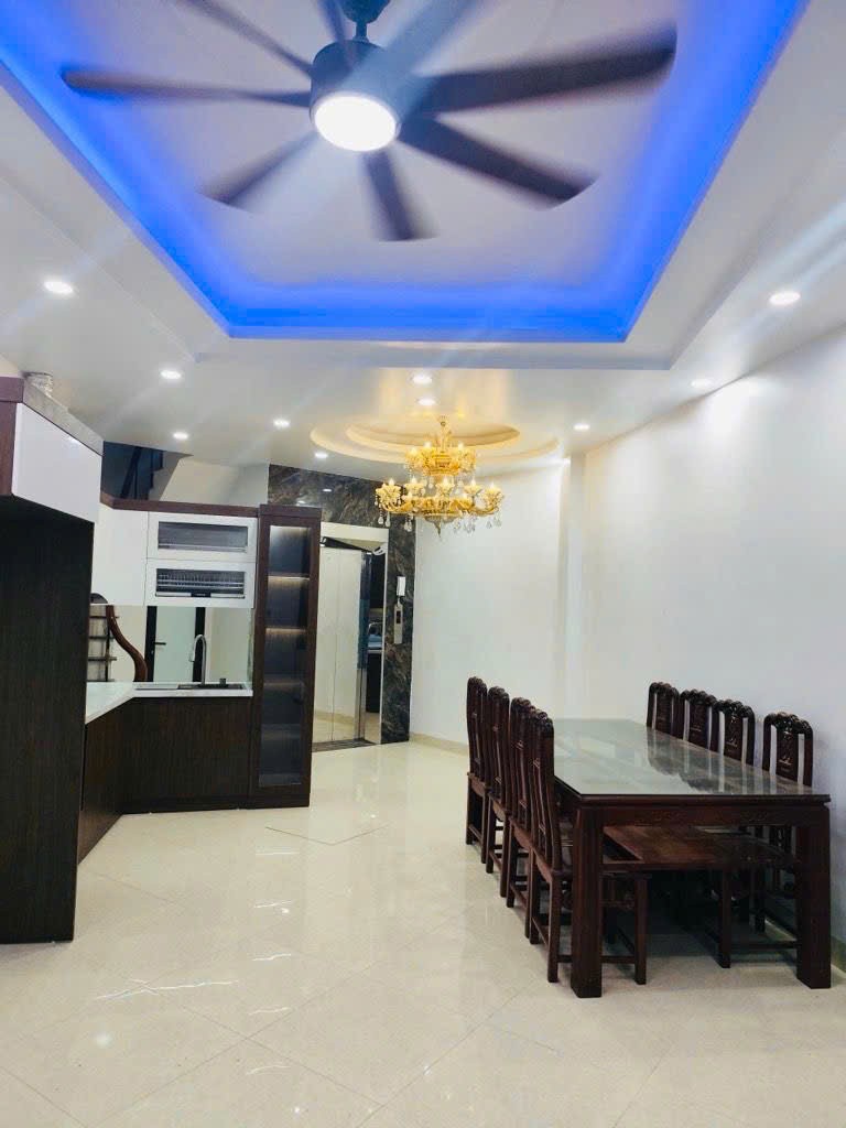 Hạ chào 1 tỷ nhà phố Nguyễn Trãi nhà 5 tầng thang máy, giá đầu tư gần 60 m2 chỉ