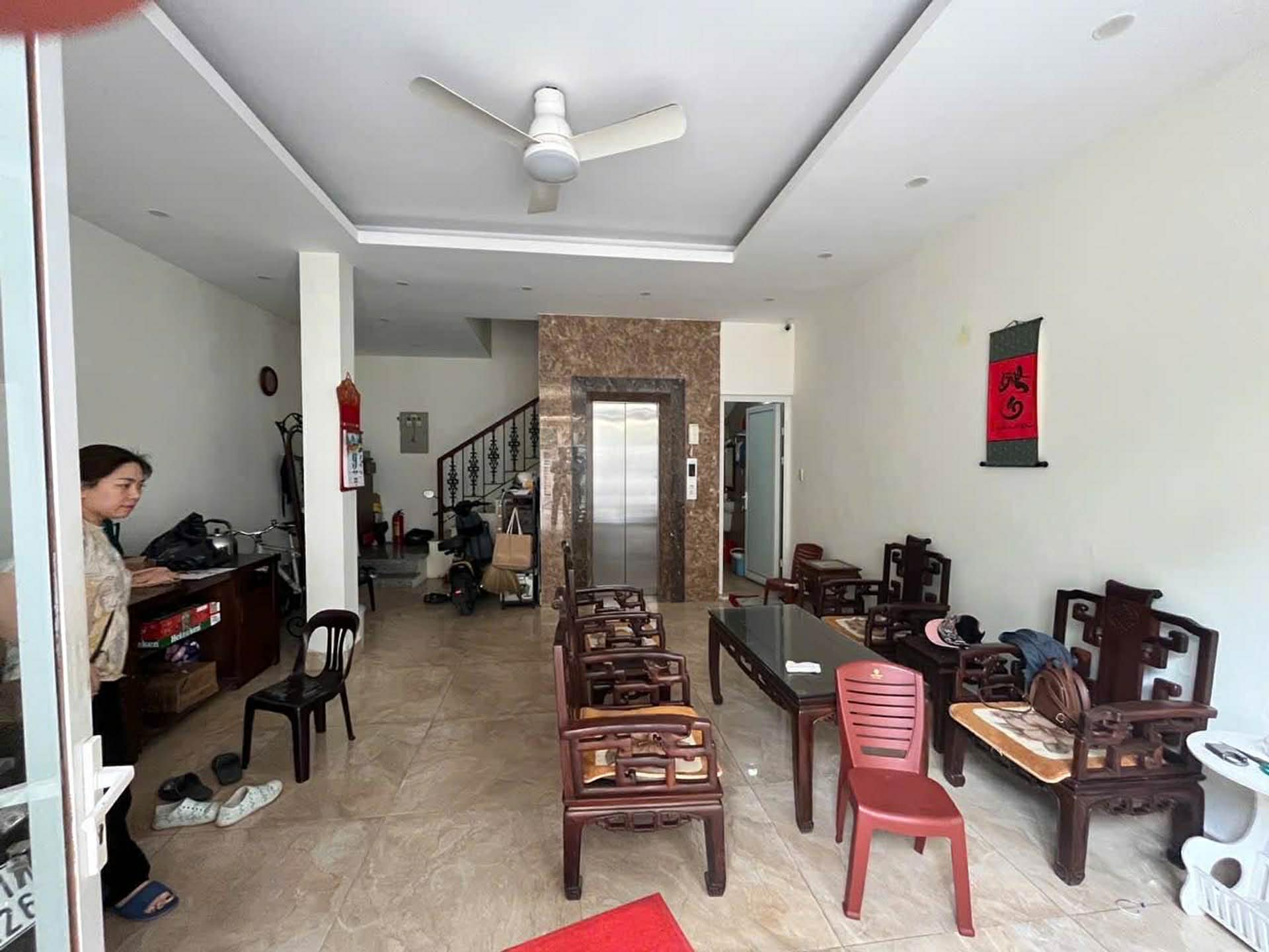 bán nhà Nguyễn Văn Cừ, 55m x 5 tầng, MT 6m, thang máy, ngõ ôtô tránh 4