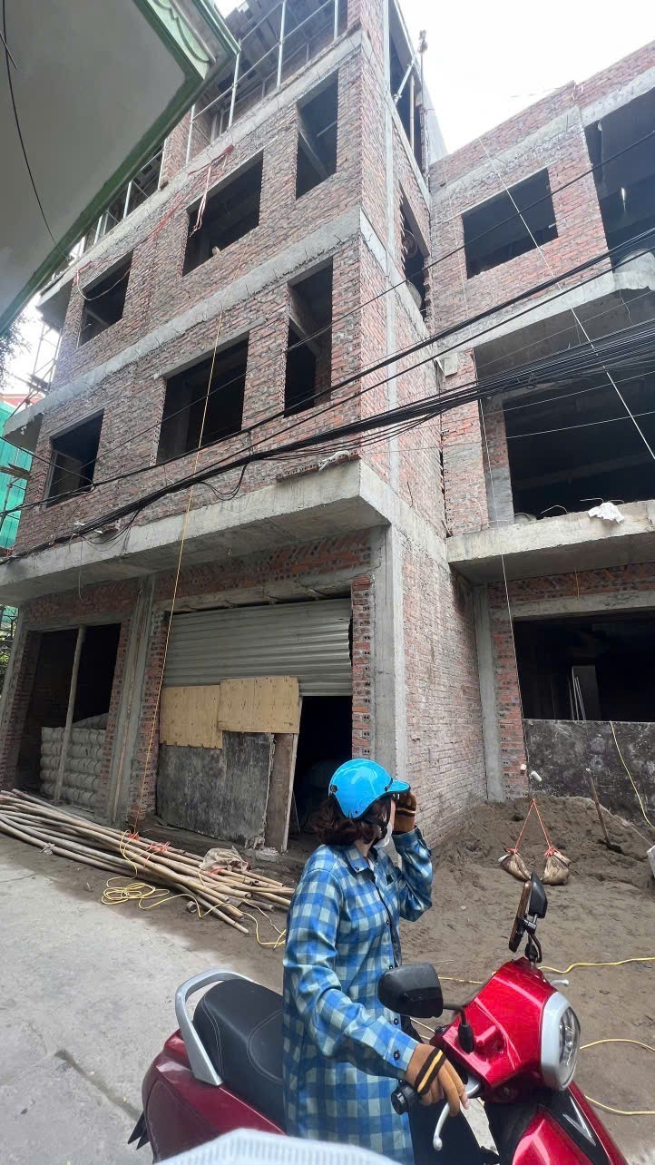 chính chủ gửi bán nhà 4 tầng mặt ngõ thông ngay khối bv mắt trần lãm