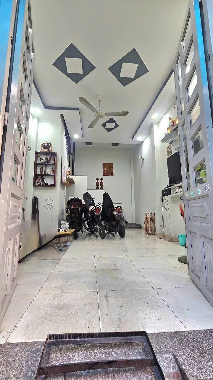 GIÁP TÂN KỲ TÂN QUÝ 28M2 3 TẦNG BTCT 2PN 2WC SÂN THƯỢNG CHỈ 3.3 TỶ 2