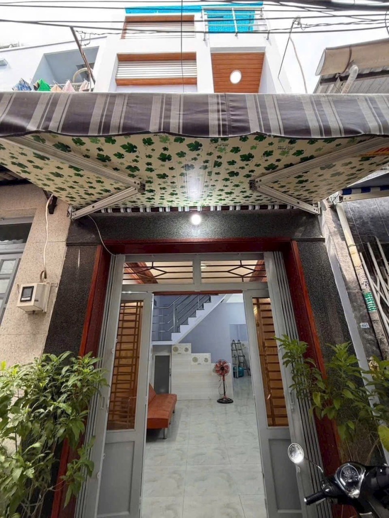 SỞ HỮU NHÀ 3 TẦNG ĐÚC 3PN 3WC SÂN THƯỢNG NGAY TRUNG TÂM Q11 CHỈ 4.58 TỶ