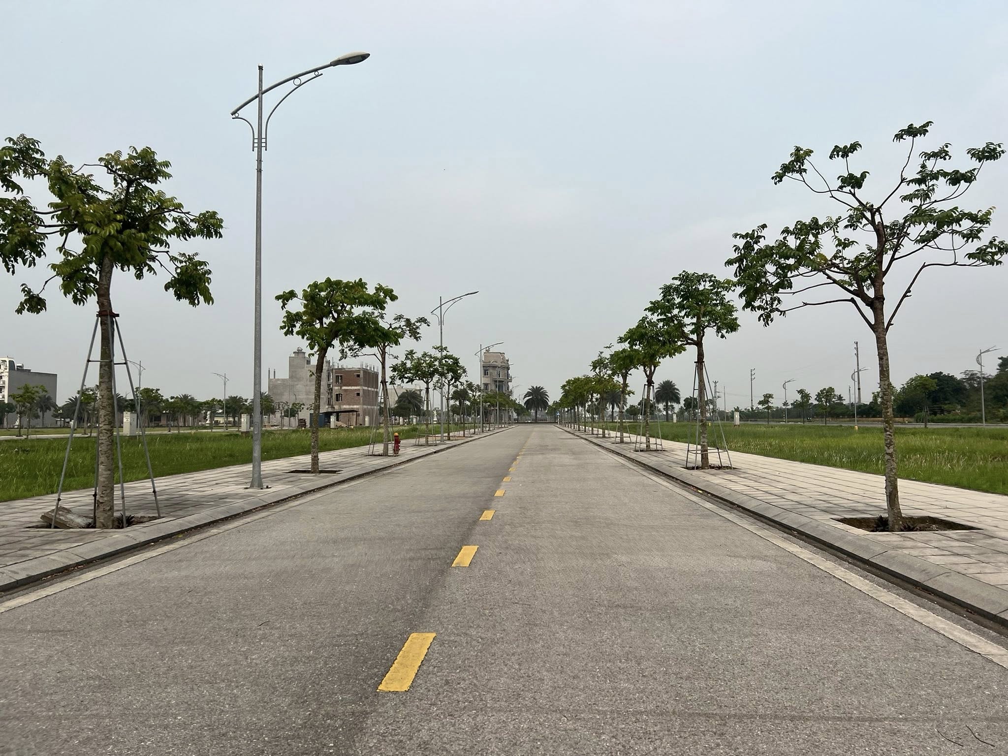 Bán đất diện tích rộng KĐT Quang Giáp, ph Thạch Khôi, TP HD, 150m2 x 3 lô, mặt tiền 30m 3