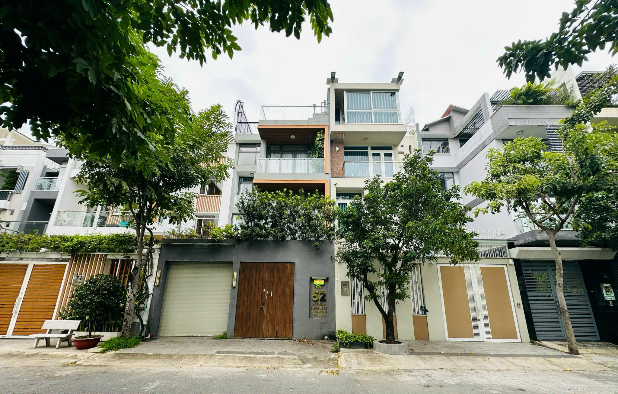 Bán nhà Quận 7 đường số 25 Khu An Phú Hưng dt 7x20, 3 lầu giá 35 tỷ