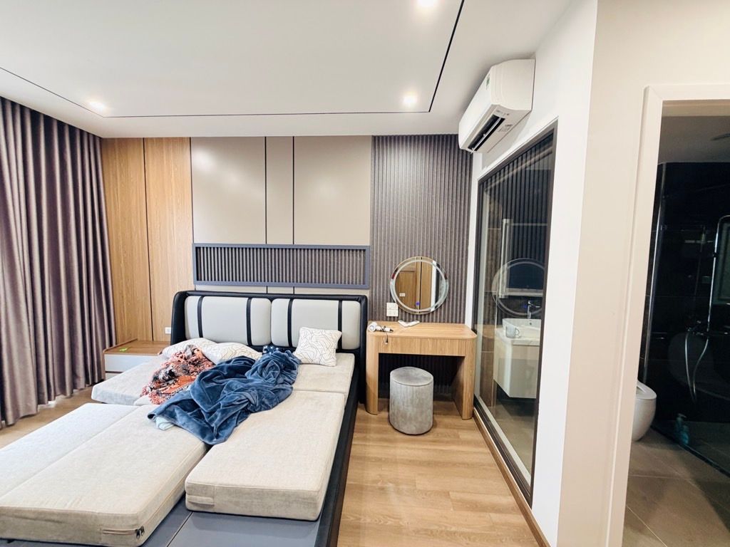 Bán nhà ngõ 193 Bồ Đề oto thông, chỉ hơn 9 tỷ còn tl. 2