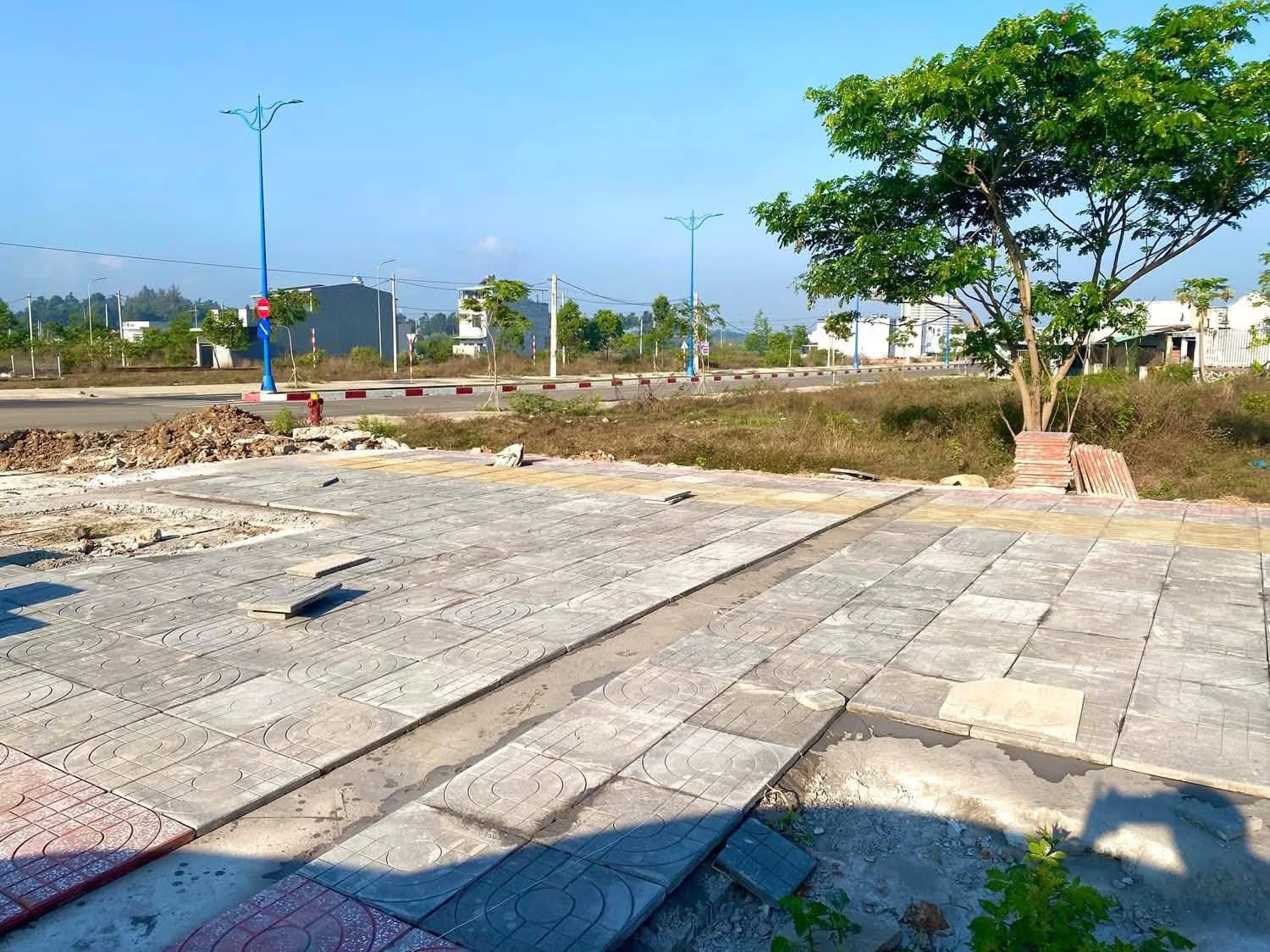 BÁN LÔ ĐẤT 2 MẶT TIỀN ĐƯỜNG LỚN – HÒA LONG, BÀ RỊA 2