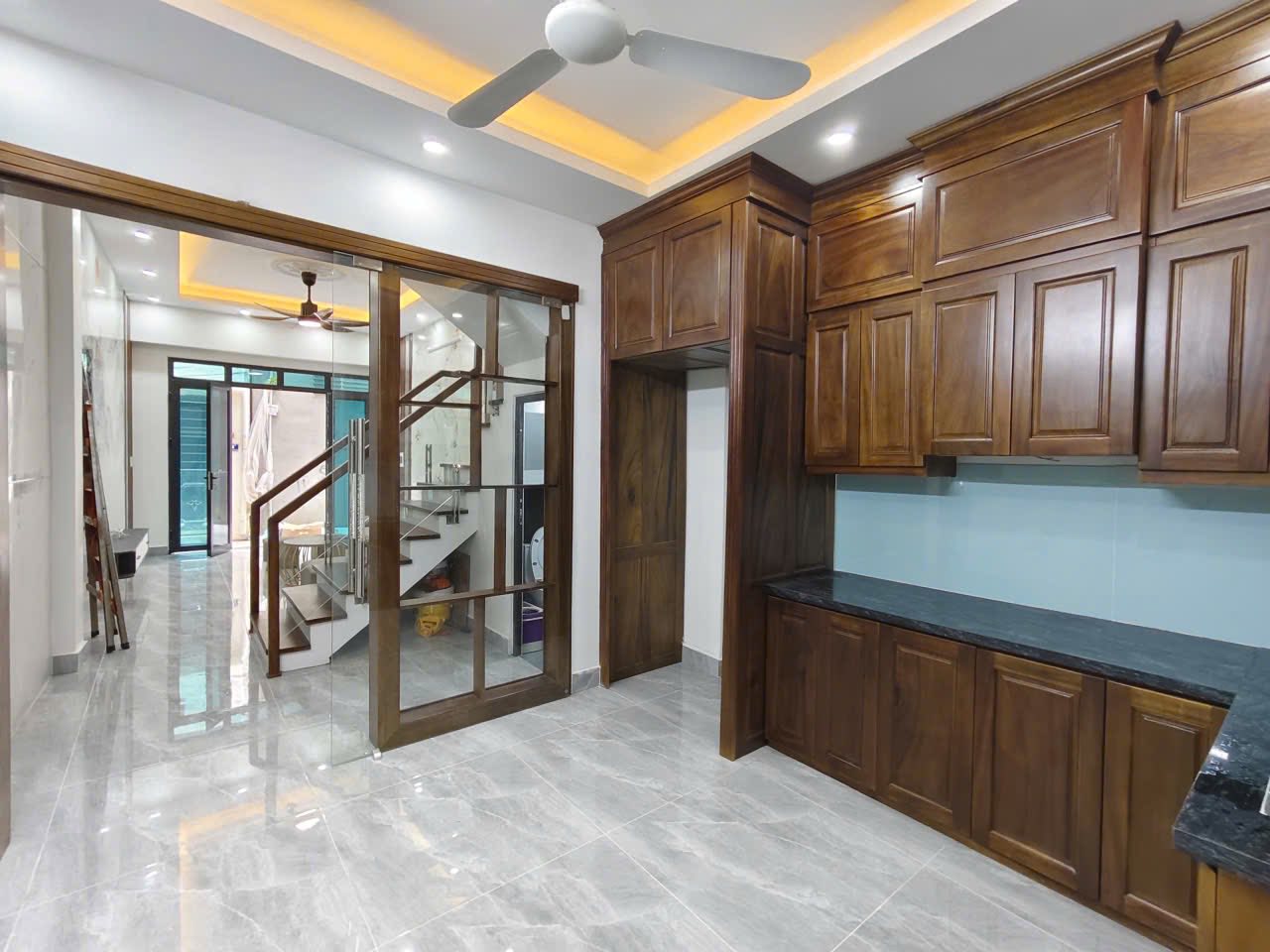 Bán căn nhà 3 tầng ngõ 166 Vũ Hựu, ph Thanh Bình, TP HD, 43.7m2, 3 ngủ, 3 vs, chỉ 2.69 tỷ 3