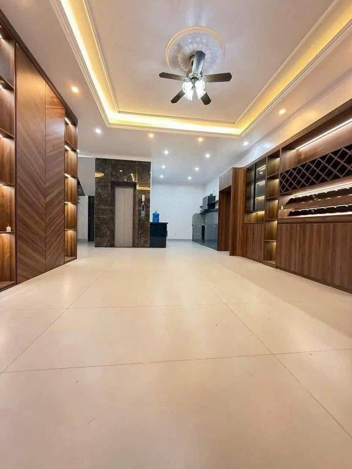 Bán căn biệt thự mặt phố khu Đỉnh Long, ph Tân Bình, TP HD, 174m2, mt 12m, thang máy 3