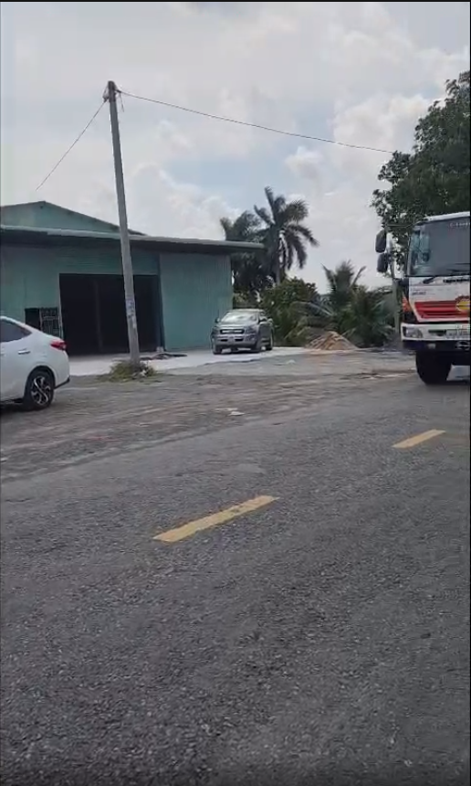 Bán kho mt ĐT 816 , xã Thạnh Lợi , Bến Lức dt 1300m2 ( dtxd 450m2 ) giá 7 tỷ 2