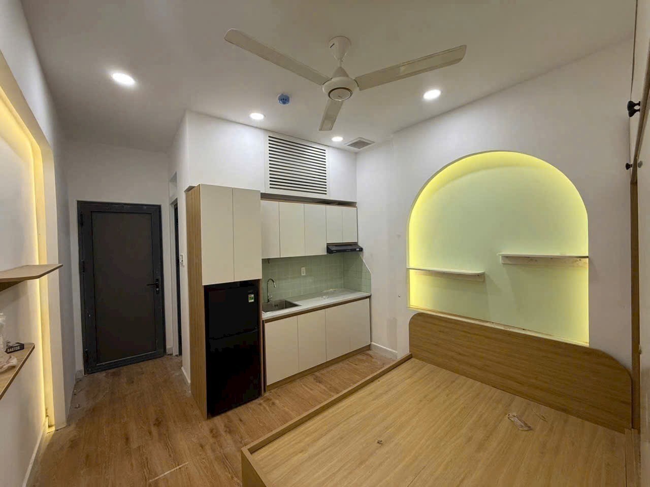 TÒA NHÀ LÊ VĂN DUYỆT 80m2 - 7 TẦNG THANG MÁY - SÁT Q1 - DOANH THU 55TR/THÁNG 6