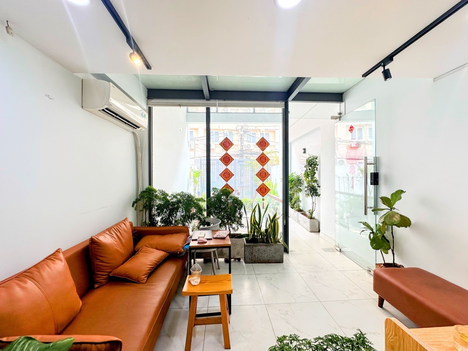 TÒA NHÀ LÊ VĂN DUYỆT 80m2 - 7 TẦNG THANG MÁY - SÁT Q1 - DOANH THU 55TR/THÁNG 5