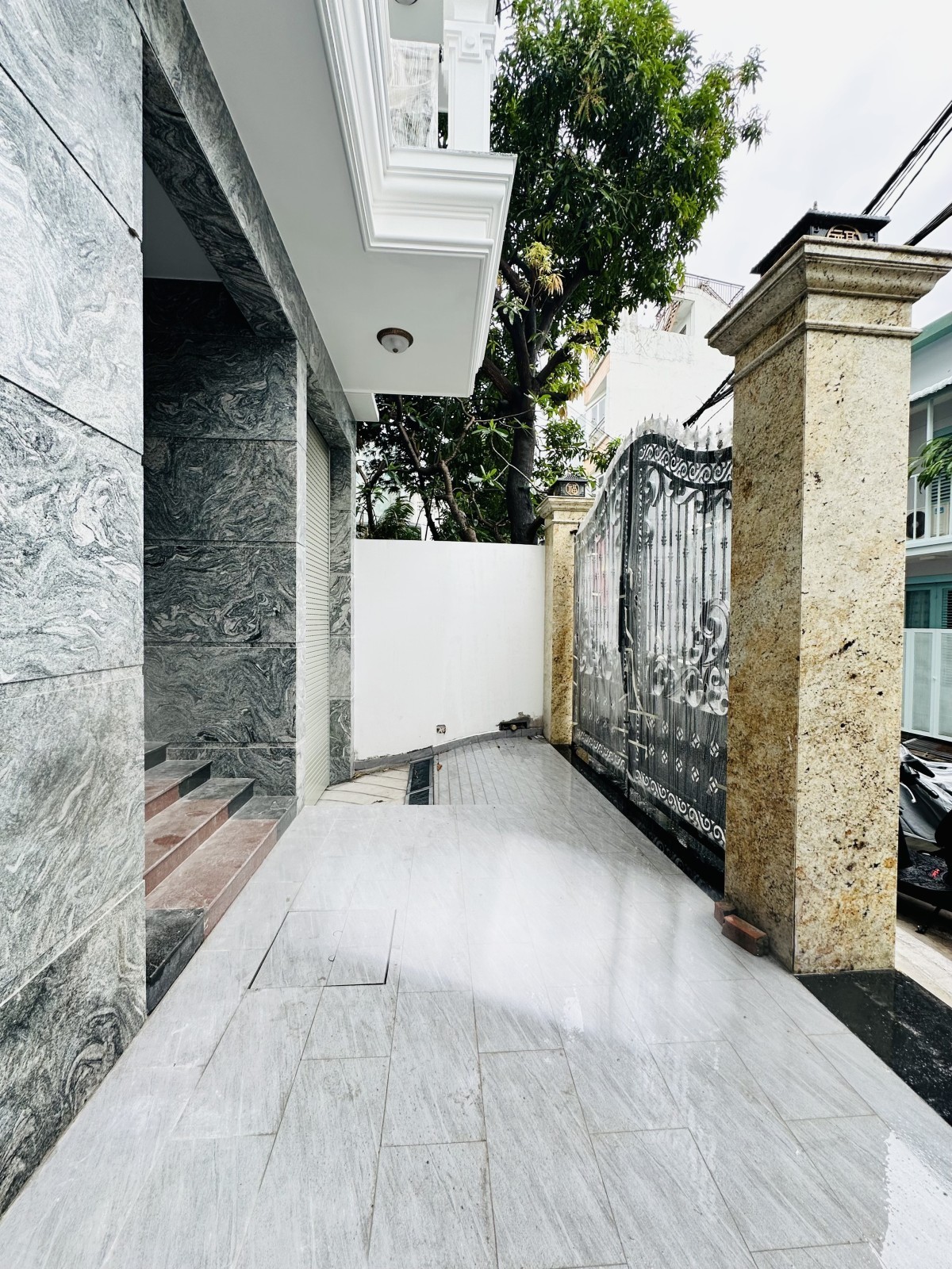 TÒA NHÀ CHDV CAO CẤP BÌNH THẠNH - 164m2 NGANG 8.5M CỰC HIẾM - DOANH THU 140TR/THÁNG 8