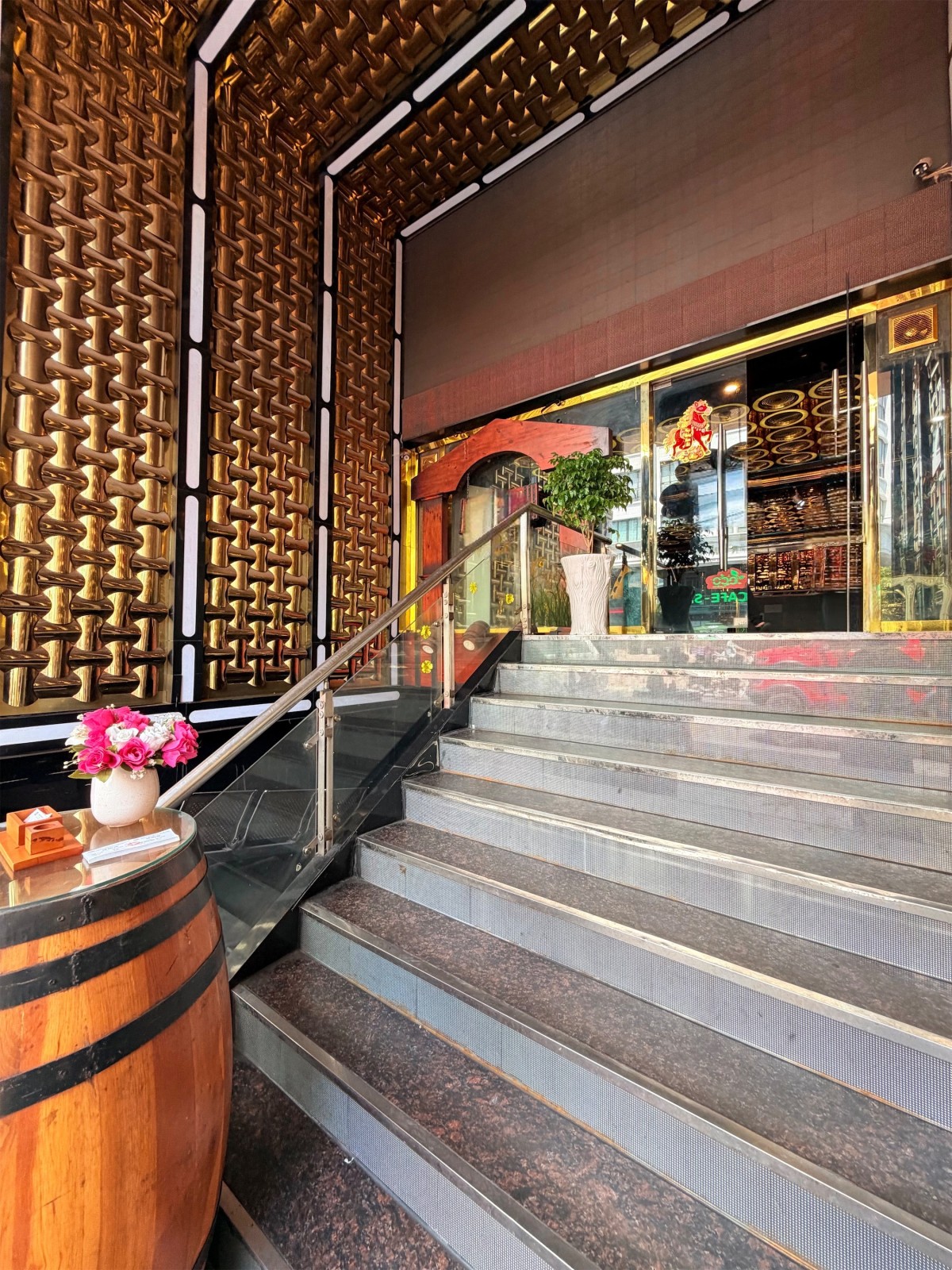 TOÀ NHÀ 8 TẦNG MẶT TIỀN PHỔ QUANG CẠNH SÂN BAY - THU NHẬP 3.6 TỶ/NĂM - GIÁ 86 TỶ 14