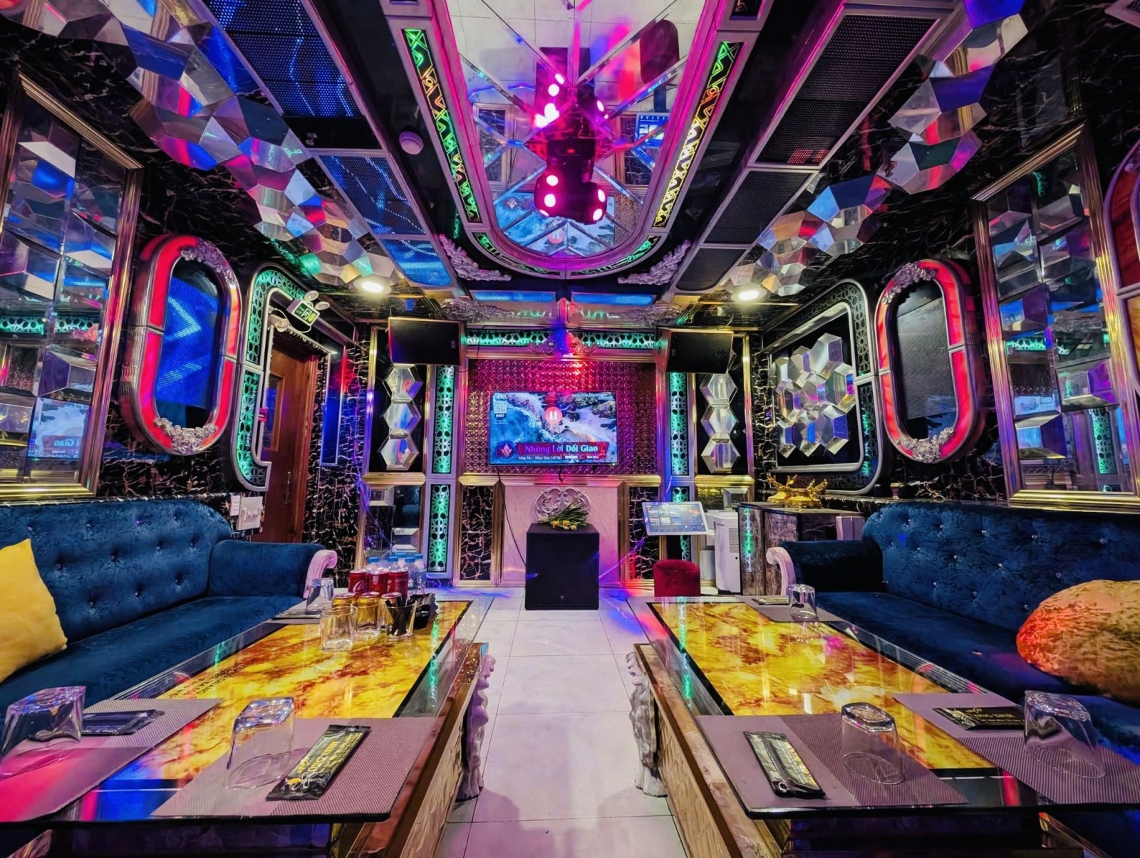 TOÀ NHÀ 8 TẦNG MẶT TIỀN PHỔ QUANG CẠNH SÂN BAY - THU NHẬP 3.6 TỶ/NĂM - GIÁ 86 TỶ 6