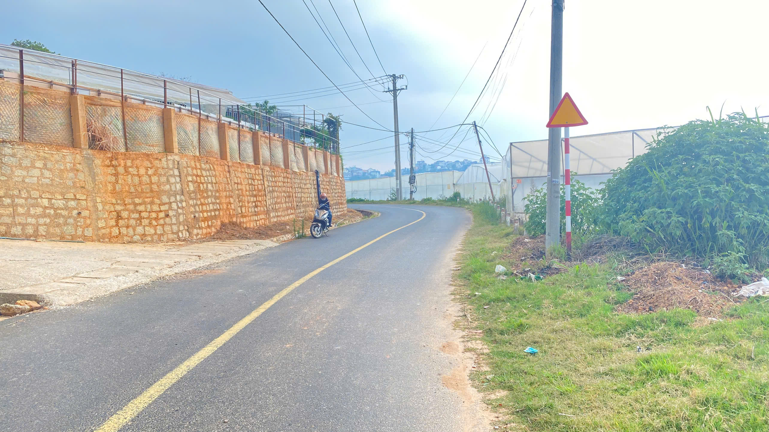 Bán 1 lô đất mặt tiền kim thạch, p7, đà lạt 2