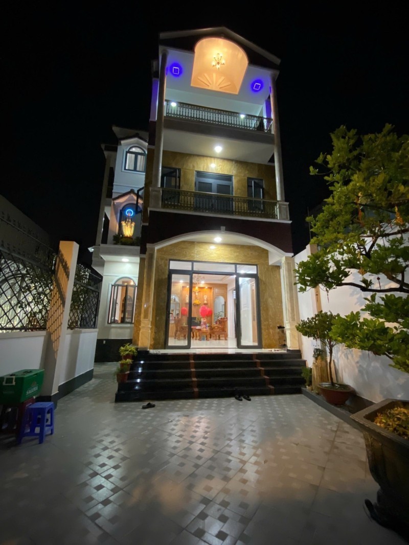 Bán Biệt Thự sân vườn, Tam Phú, Thủ Đức, TP HCM. DT  293m2, 3 tầng. Giá 11.9 Tỷ, Sổ Hồng, LH: