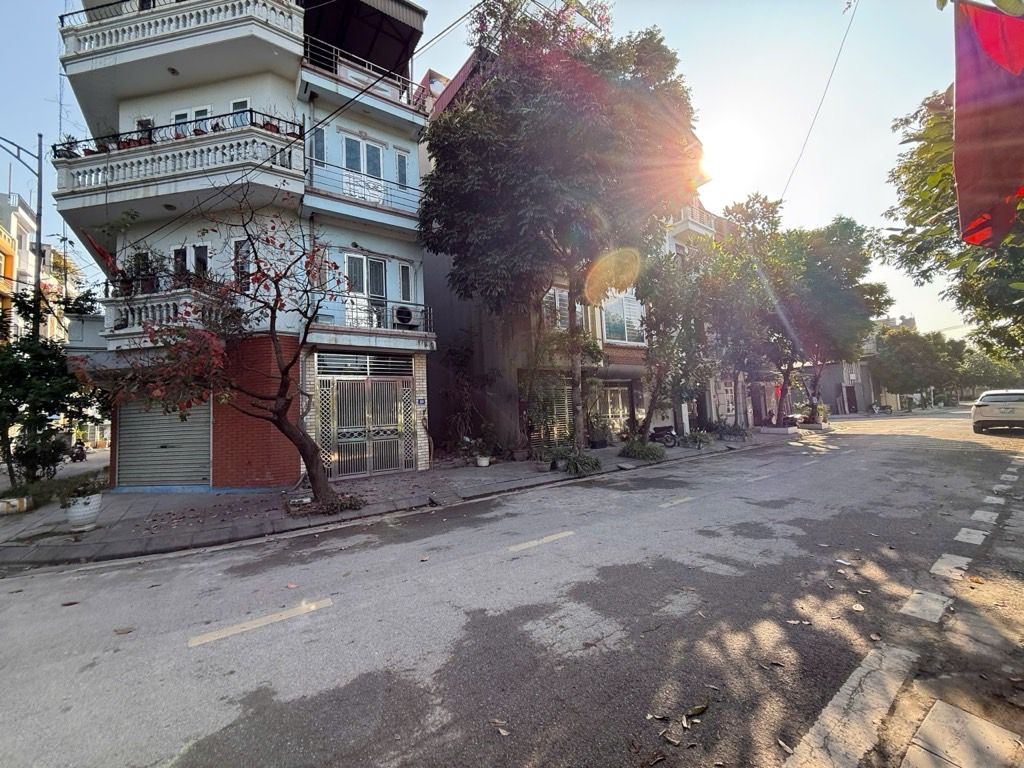 Bán nhà TDC Thượng Thanh 40m x 4T vỉa hè kinh doanh view thoáng nhỉnh 12 tỷ còn tl. 4