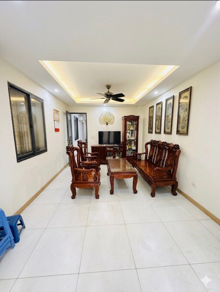 Cần bán Nhà mặt tiền đường Lạc Trung, Phường Vĩnh Tuy, Diện tích 52m², Giá 19 Tỷ 5