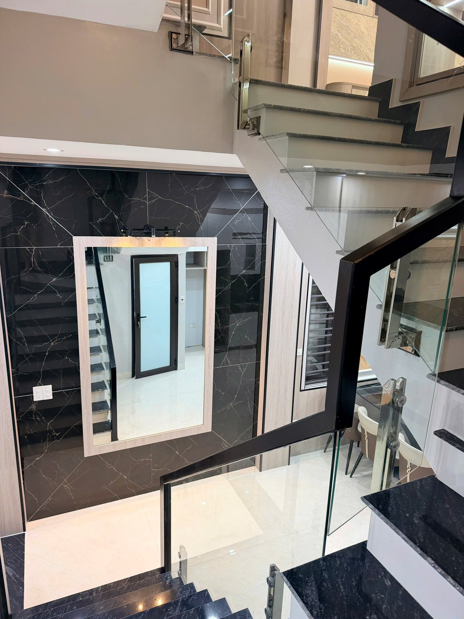 Bán căn nhà ngõ oto tránh nhau phố Bình Lộc, ph Tân Bình, TP HD, 46m2, 4 tầng, 4 ngủ, 3.98 tỷ 4