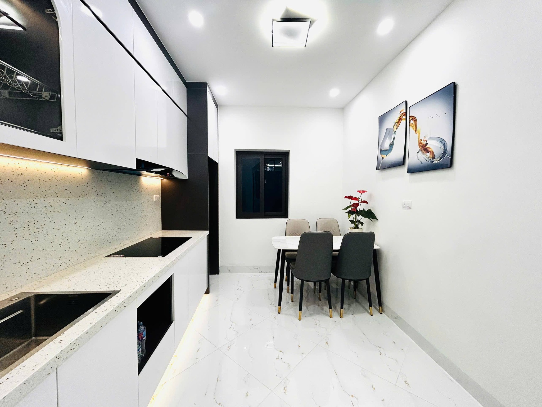 Bán nhà đẹp 33 m2 full nội thất 109 Quan Nhân 3