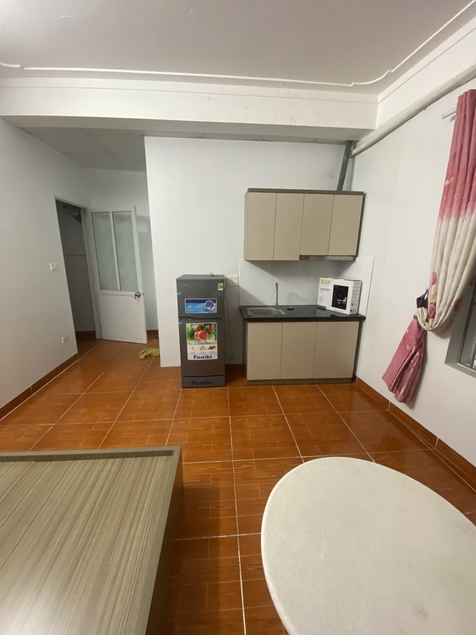 Cho thuê Căn hộ Apartment Tầng 4 tại Số 98 ngõ 116 Phan Kế Bính, Cống Vị, Ba Đình. Chỉ 4tr