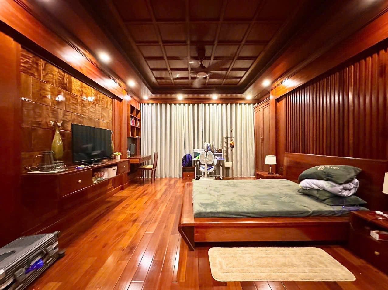 Bán nhà 9 tầng thang máy mặt phố Giáp Nhất 3