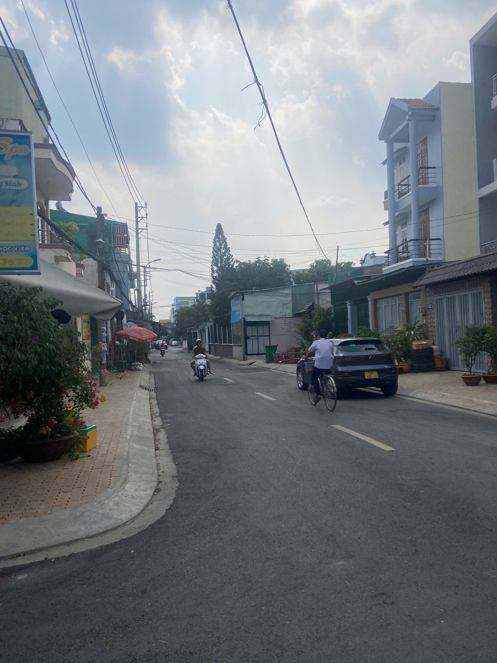 NGUYÊN CĂN MẶT TIỀN MỚI XÂY NGAY COOPMART BÌNH TRIỆU TRẸT 3LAU,THANG MÁY ,GIÁ 20TR 3