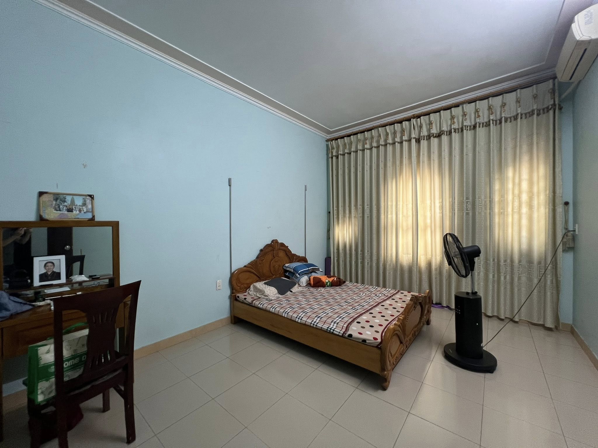 Bán căn nhà mặt phố Khu Đông Nam Cường, TP HD, 72m2, 4 tầng, 5 ngủ, 3 vs, mt 4m, 5.x tỷ 4