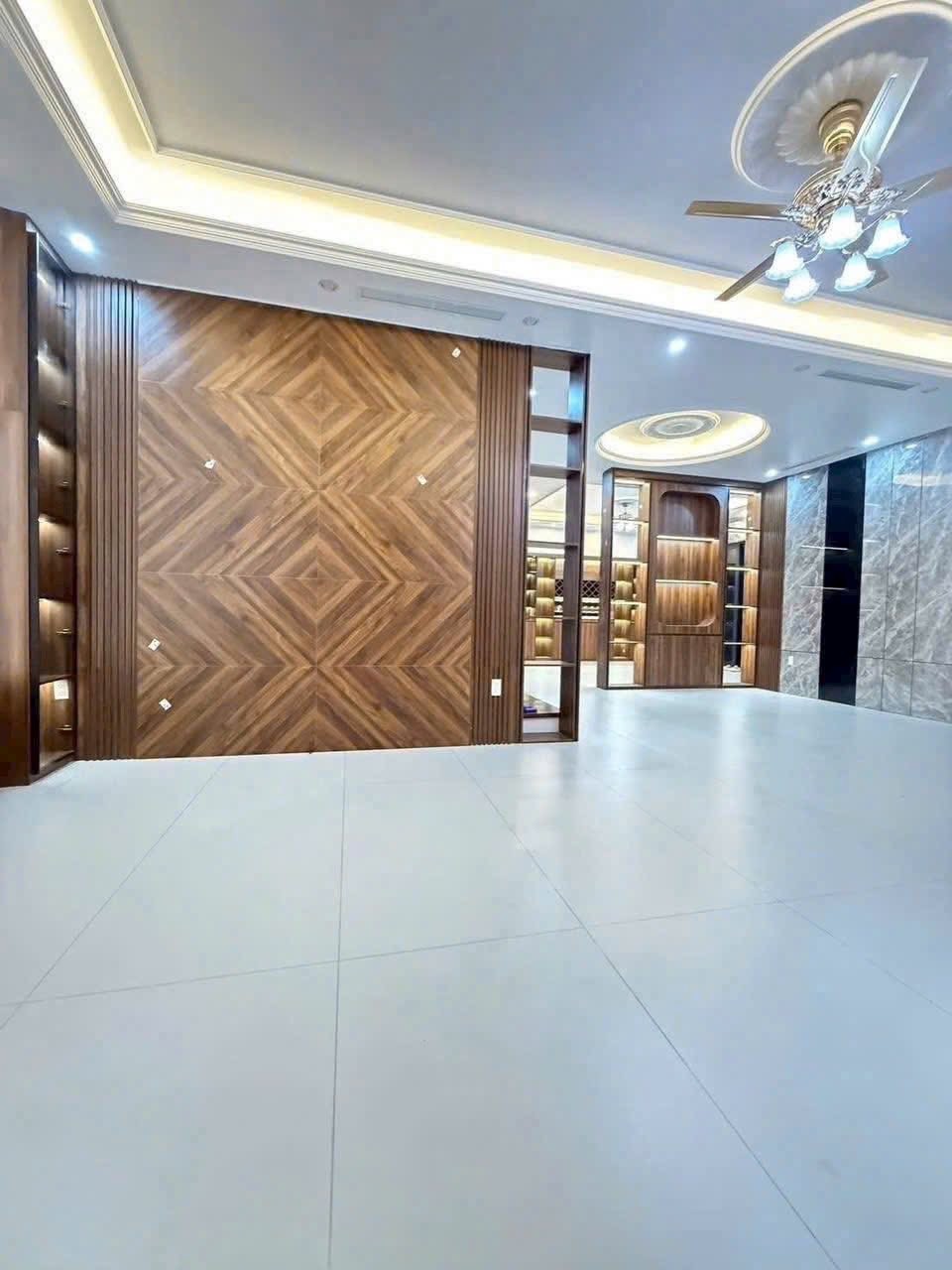 Bán căn biệt thự mặt phố khu Đỉnh Long, ph Tân Bình, TP HD, 174m2, mt 12m, thang máy 4