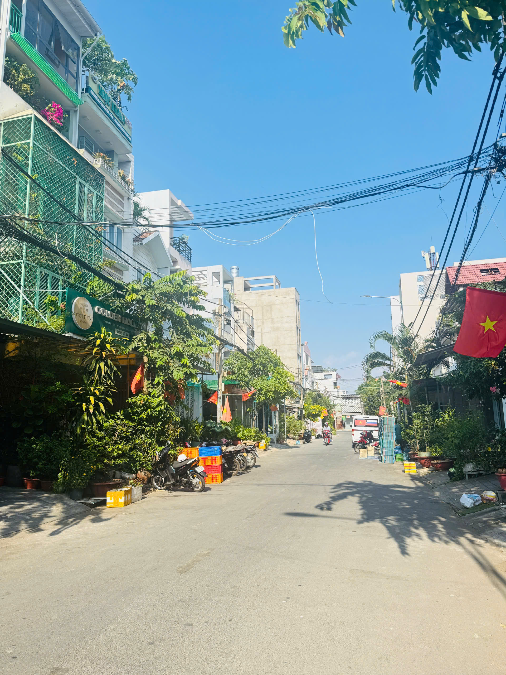 Bán nhà Quận 7 đường số 25 P.Tân Quy, dt 3,5x20m, cấp 4 giá 10 tỷ