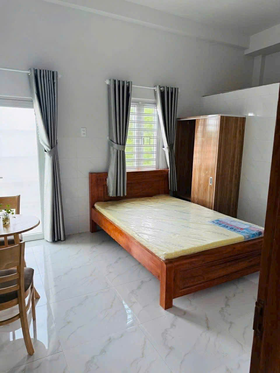 Cần bán Nhà mặt tiền đường Hàng Tre, Phường Long Thạnh Mỹ, Diện tích 126m 4 TẦNG 4