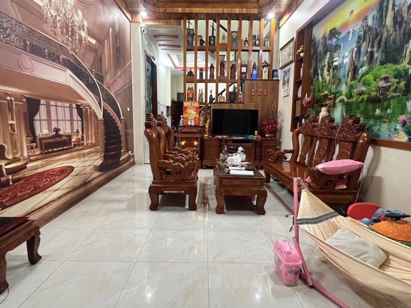 Bán nhà đường số 6, Phường Linh Xuân, Thủ Đức, TP HCM. DT 104 m2, 3 tầng, 4PN. Giá  6.95  tỷ, SH.