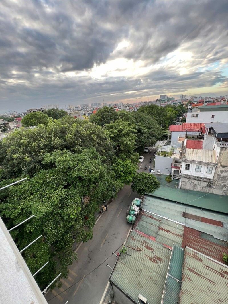 MẶT PHỐ HOA LÂM – TRUNG TÂM LONG BIÊN – 7 TẦNG THANG MÁY – FULL NỘI THẤT CAO CẤP – Ở NGAY, KINH 3