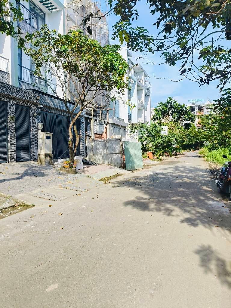 Mặt tiền KDC Intresco đường Phạm Hùng giáp QL50 Hiếm 5x20 Phân lô 4 tầng - 0931172218