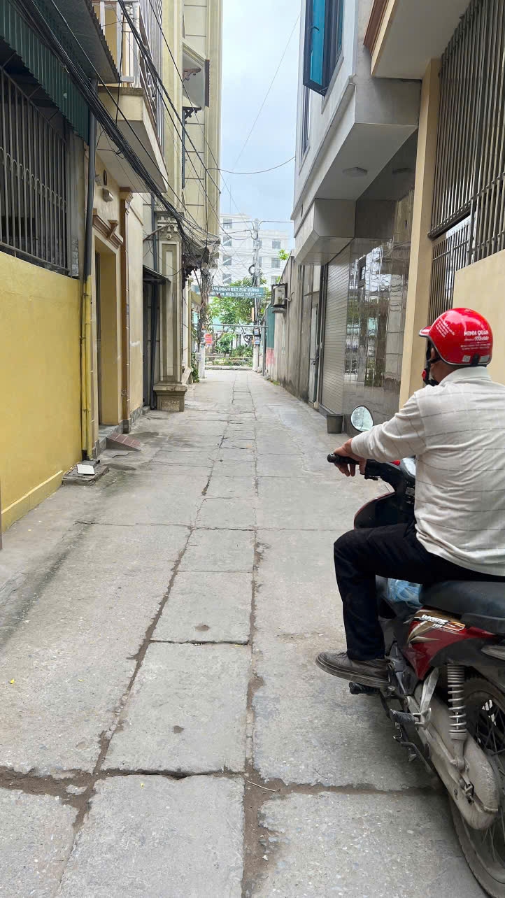 chính chủ gửi bán nhà 4 tầng mặt ngõ thông ngay khối bv mắt trần lãm 3