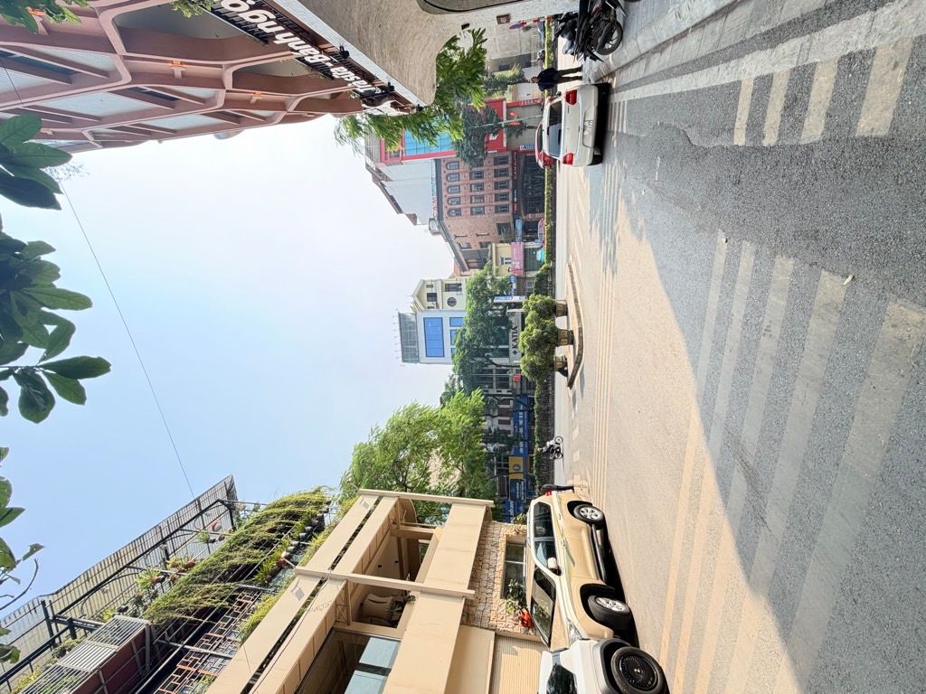 Duy nhất 1 căn ! chỉ nhỉnh 3 tỷ nhà c4 Nguyễn Văn Cừ, oto gần, sổ đỏ cất két. 2