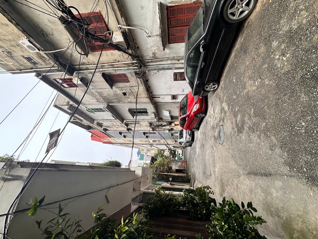 Duy nhất 1 căn ! chỉ nhỉnh 3 tỷ nhà c4 Nguyễn Văn Cừ, oto gần, sổ đỏ cất két. 3