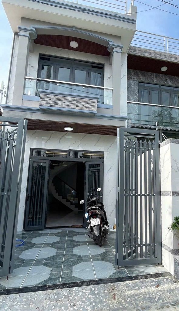 NHÀ MỚI XÂY HẺM 718 QUỐC LỘ 13 TRỆT 1 LẦU 2PN, 2WC GIÁ 12TR 2