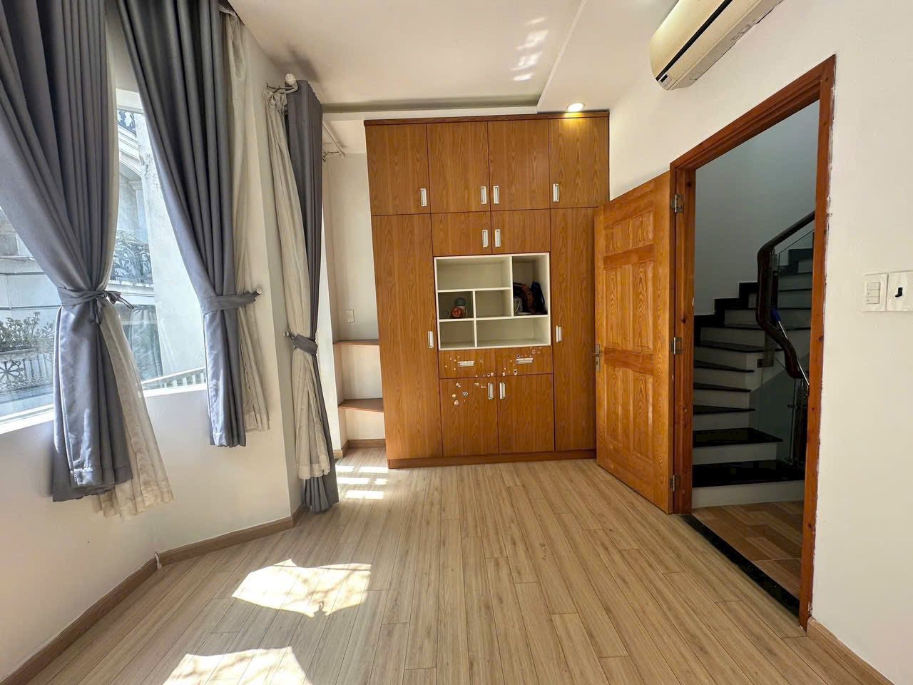 NGUYÊN CĂN TRET 2 LAU  3PN ĐỦ TIỆN NGHI CAO CẤP GIÁ 14TR NGAY HIỆP BÌNH 4