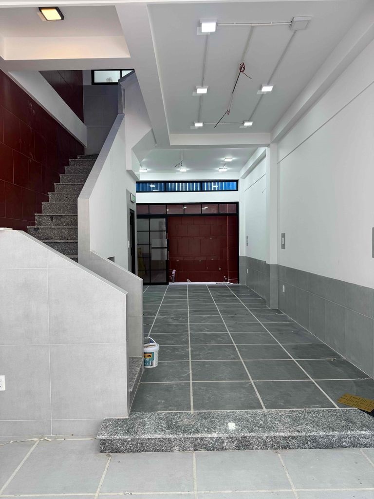 NGUYÊN CĂN MẶT TIỀN ĐƯỜNG 38 MỚI XÂY TRỐNG SUÔT TRỆT 2 LẦU GIÁ 20TR 4