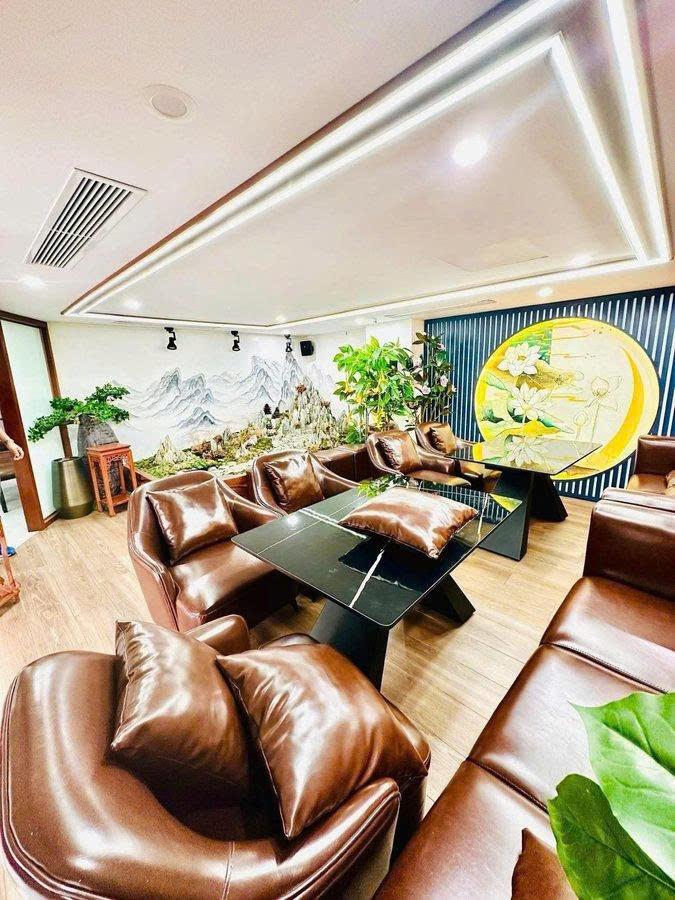 Bán tòa nhà 8 tầng mặt phố Nguyễn Thanh Bình, 205m2, mặt tiền 28m, lô góc, thang máy, kinh doanh 4