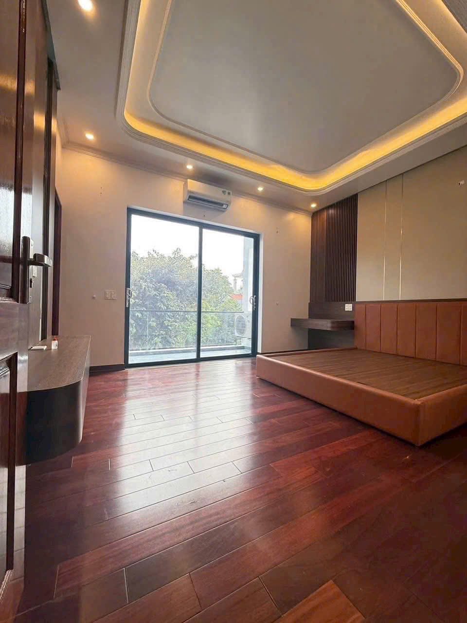 Bán căn biệt thự mặt phố khu Đỉnh Long, ph Tân Bình, TP HD, 174m2, mt 12m, thang máy 5