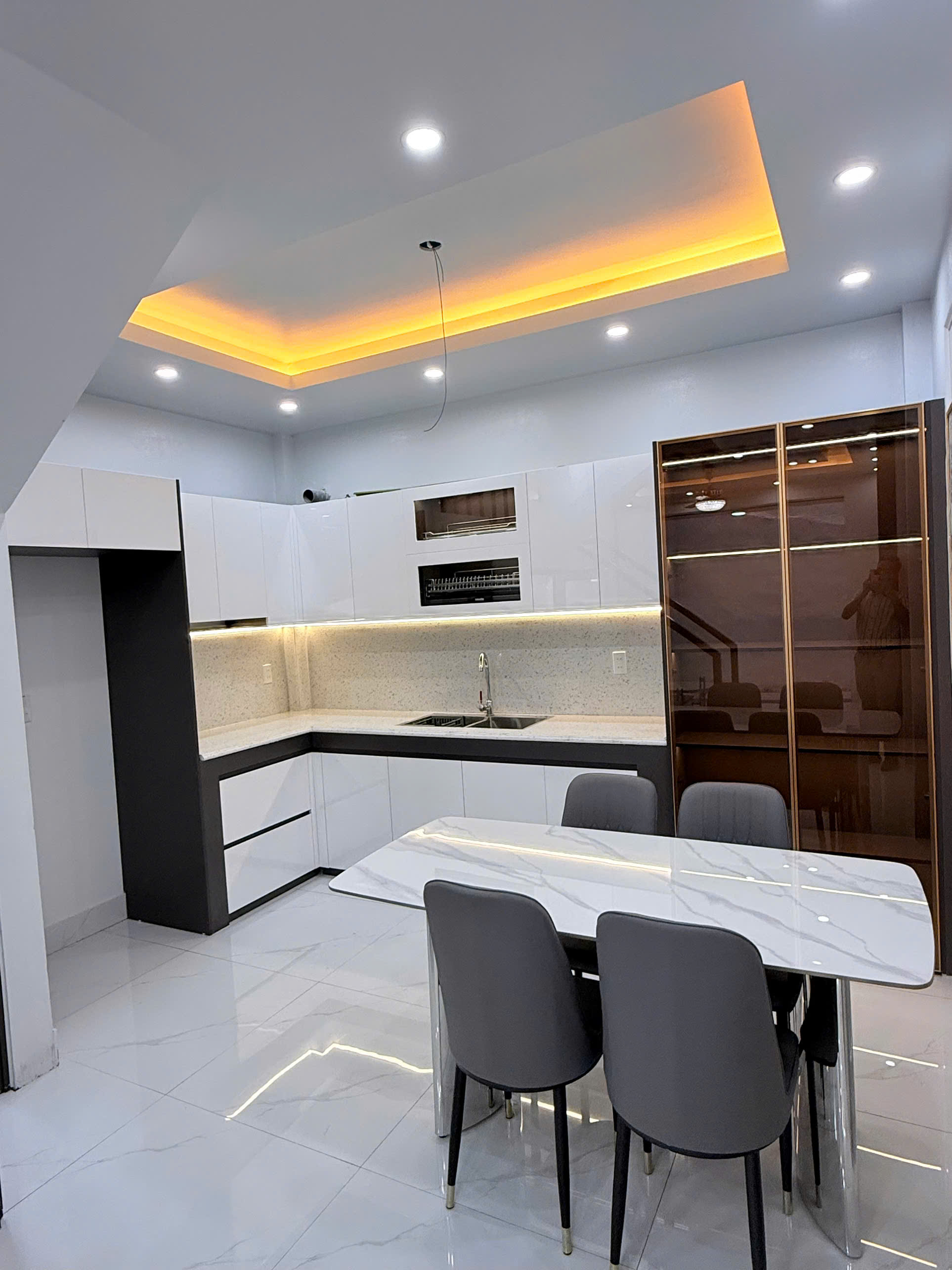 bán nhà 3 tầng mới trung tâm kì bá cách phan bá vành 10m, có thể kinh doanh nhỏ được 5