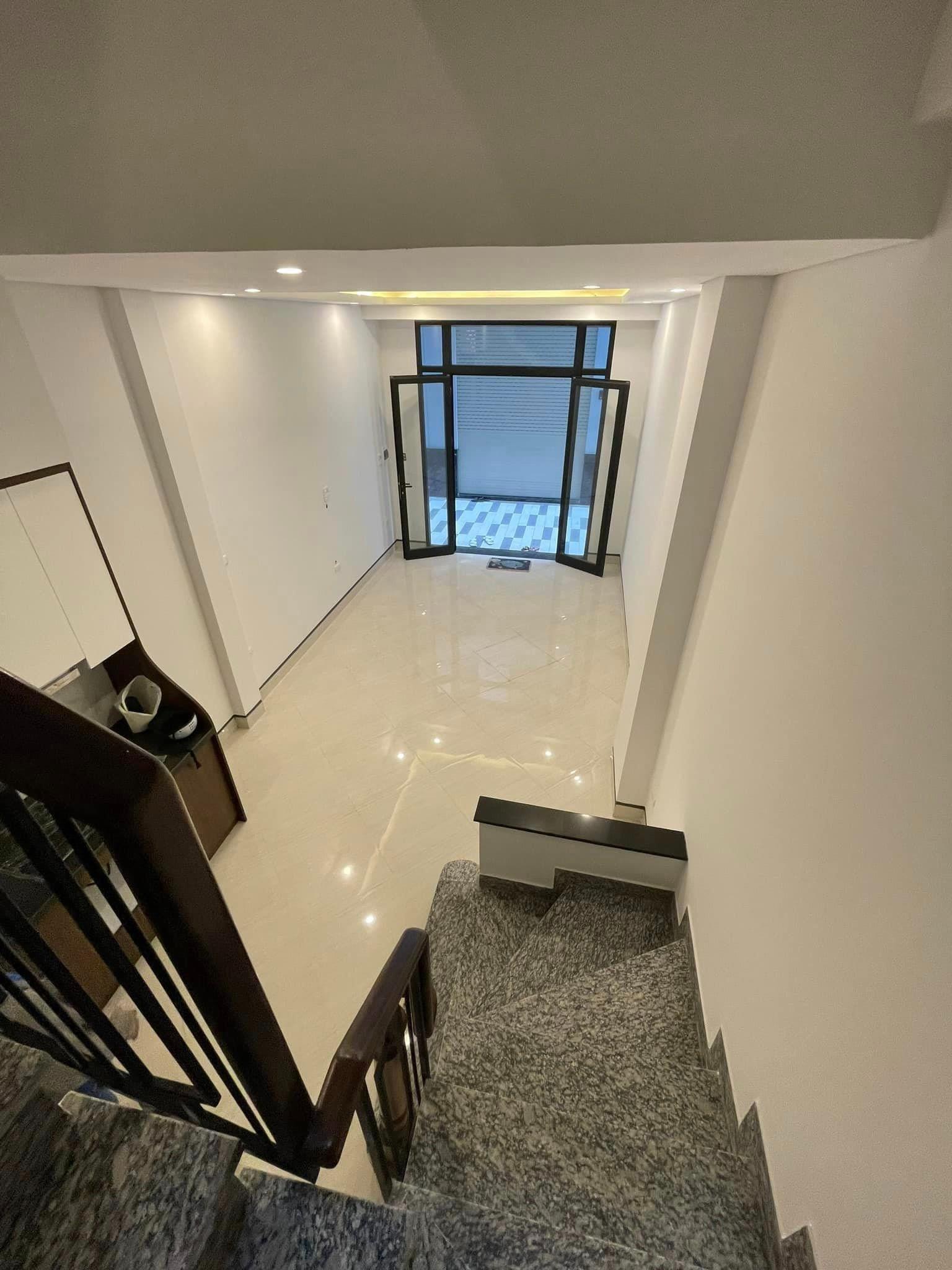 HIẾM – 5.99 TỶ nhà Phúc Lợi – Hàng xóm Vinhomes. • Diện tích sử dụng 40m  4 tầng 3