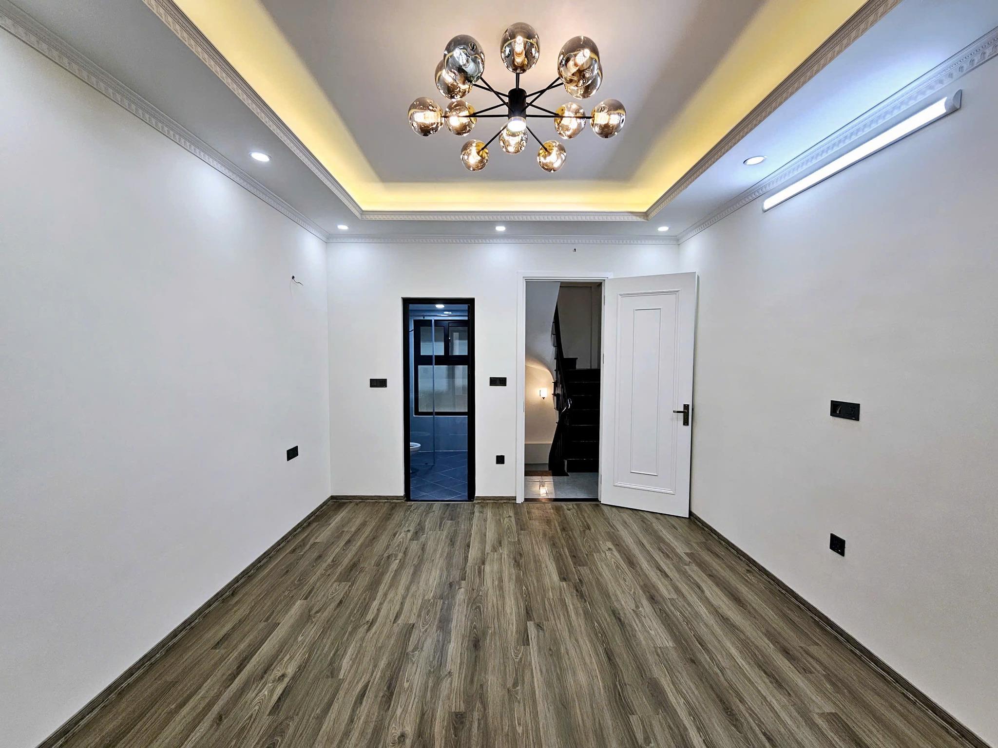 Nhà PHỐ VŨ XUÂN THIỀU – 3 BƯỚC RA HỆ THỐNG TRƯỜNG 1-2-3 & CHỢ - CHỈ HƠN 6 TỶ 2