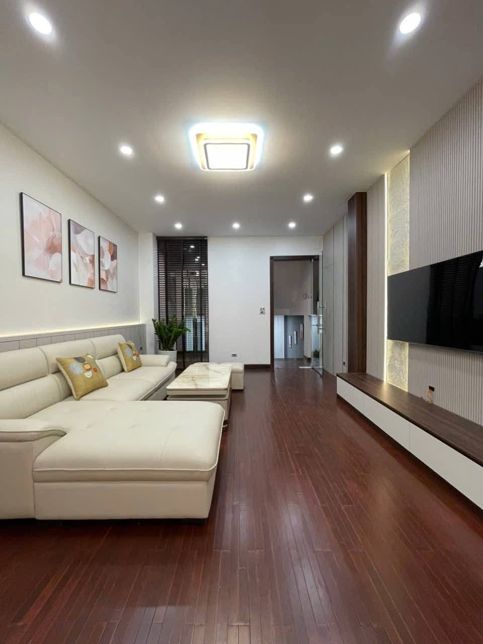 BÁN NHÀ NGUỴ NHƯ KONTUM, DT65M2 5T LÔ GÓC 2 MẶT NGÕ VỈA HÈ, OTO TRÁNH, KINH DOANH, 27.X TỶ 5