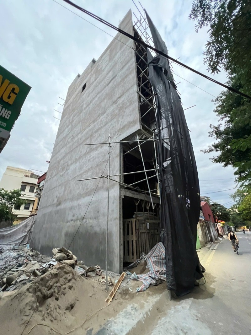 MẶT PHỐ HOA LÂM – TRUNG TÂM LONG BIÊN – 7 TẦNG THANG MÁY – FULL NỘI THẤT CAO CẤP – Ở NGAY, KINH