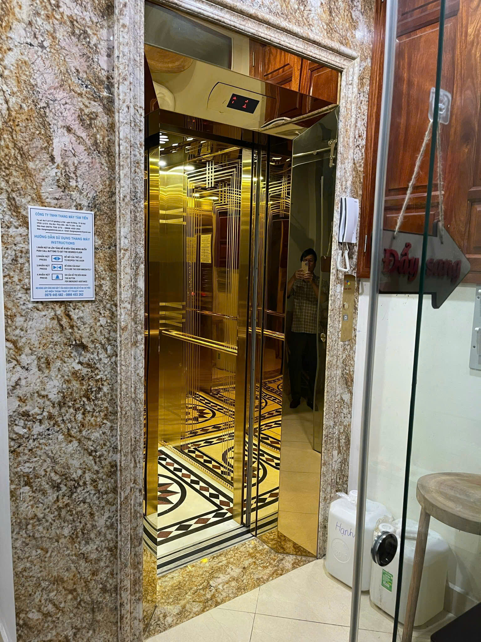 Cho thuê Căn hộ dịch vụ 1N,1K siêu rộng Full đồ tại Phố Vạn Phúc Vạn Bảo, Ba Đình. Chỉ 9tr 4