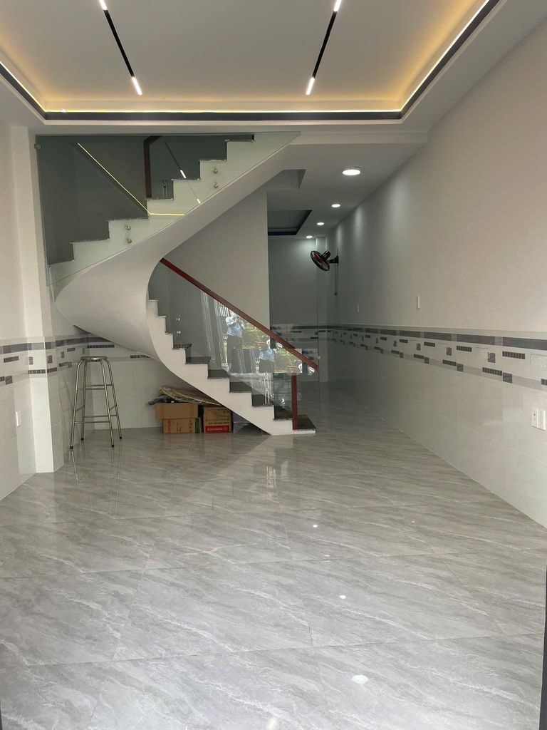 NHÀ MỚI XÂY HẺM 718 QUỐC LỘ 13 TRỆT 1 LẦU 2PN, 2WC GIÁ 12TR 3